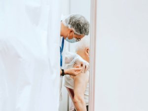 old man vaccination