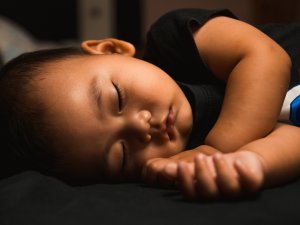 Kid_Sleeping_CR_Igordoon_Primus_on_unsplash
