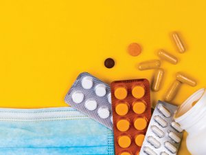 Pills and Masks CR volodymyr-hryshchenko unsplash