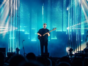 Alt J CR Thornton Drury on Wikimedia Commons