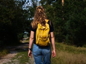 girl with backpack CR Lien Van Win on Unsplash