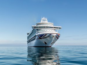 Cruise Ship CR Ray Harrington on unsplash