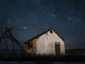snowy night_CR_Jake_Weirick_on Unsplash.jpeg 