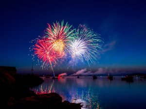 Fireworks CR Ray Hennessy on Unsplash