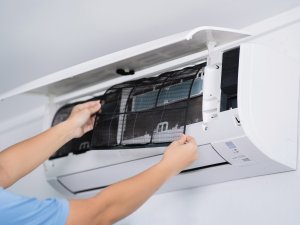 Air conditioner CR Phira Phonruewiangphing on iStock