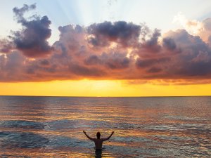 [Image: Joshua Earle on Unsplash] 