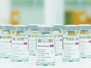 jab vials CR brano-Q on Unsplash