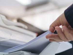 paper reams CR smolaw11 on iStock