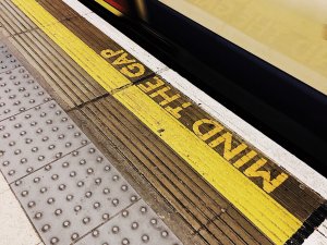 mind the gap CR Bruno Figueiredo on Unsplash 