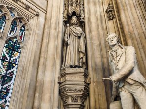Statues House of Parliament London CR CrowN on Unsplash