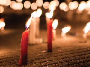 candlelight vigil CR Zinko Hein on Unsplash