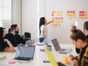 Whiteboard meeting CR Jason Goodman on Unsplash