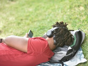 relaxing CR Fausto Garcia Menendez on Unsplash
