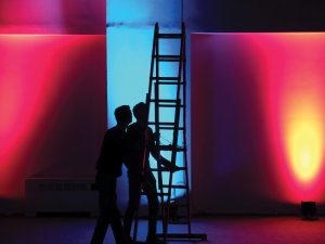 Stage ladder men CR Sam Moghadam Khamseh on Unsplash