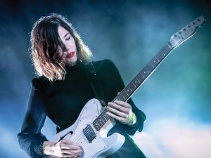 Sleater Kinney Carrie Brownstein CR Andy Witchger on Wikimedia Commons