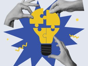 Hands Lightbulb CR Yaryna Bondarchuk on iStock