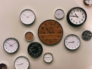 Clocks on wall CR Jon Tyson on Unsplash