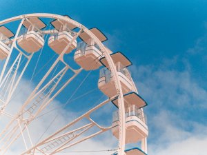Ferris_wheel_CR _Portuguese_Gravity_on_Unsplash