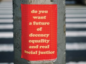 Sign CR Jon Tyson on Unsplash