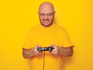 Yellow bald gamer CR vladans on iStock