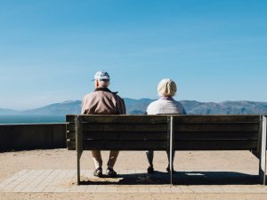Older_couple_from_behind_CR_Matt_Bennett_on_Unsplash