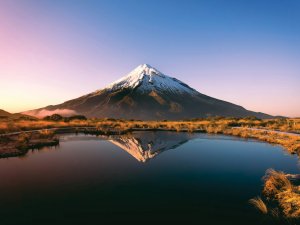 Mt Taranaki CR Sophie Turner on Unsplash