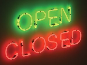 Open Closed Neon sign CR 3drenderingson iStock