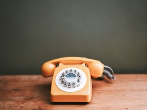 Telephone CR Annie Spratt on Unsplash