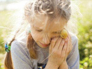 Girl_with-duckling