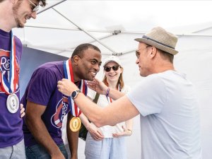 Medal_ceremony