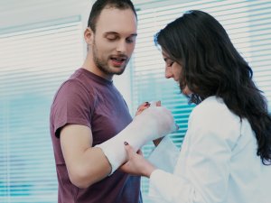 Broken Arm ED CR Giulio Fornasar on iStock 