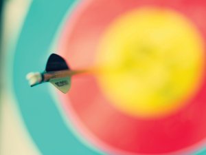 Arrow on target CR Ricardo Arce on Unsplash