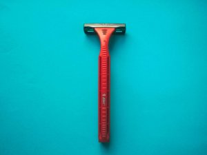 Razor - Максим Рыжкин on UnSplash