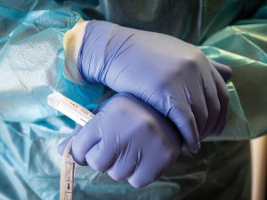 covid swab hands