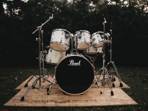Drum Kit David Martin on Unsplash