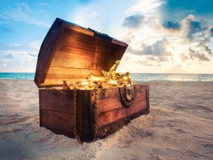 Treasure Chest CR fergregory on iStock