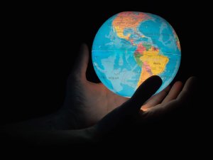 globe_CR_Greg Rosenke on Unsplash