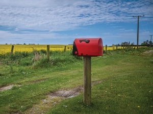 Rural letterbox CR ArisSu on iStock