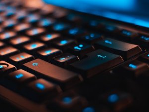 Computer keyboard CR Christian Wiediger on Unsplash