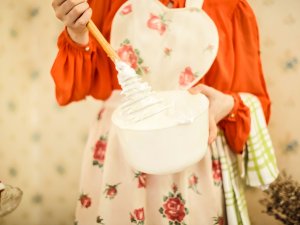 Cake mix, 1950s housewife