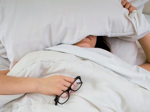 Sick and tired in bed Isabella and Louisa Fischer on Unsplash