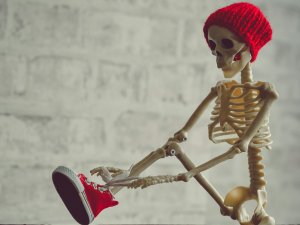 Waiting skeleton Eekaterina kuznetsova on Unsplash