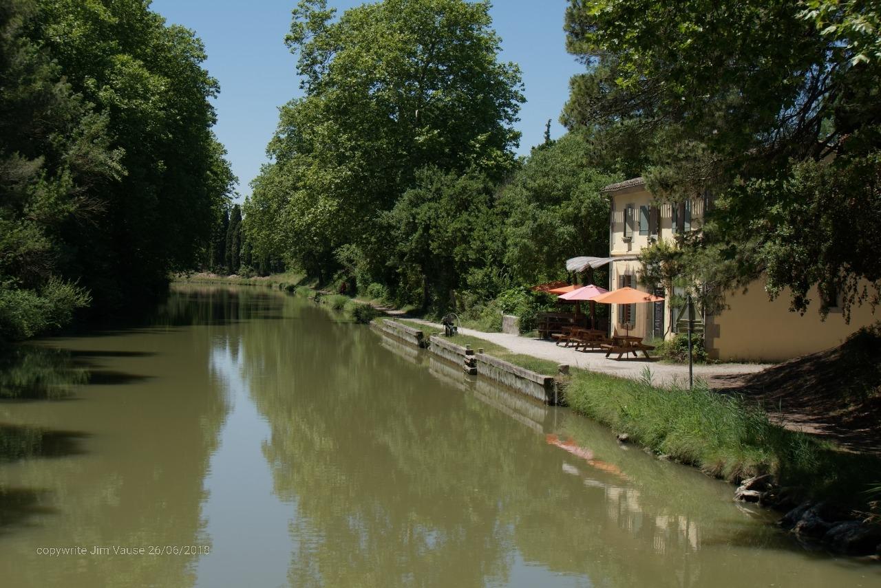 Canal life 