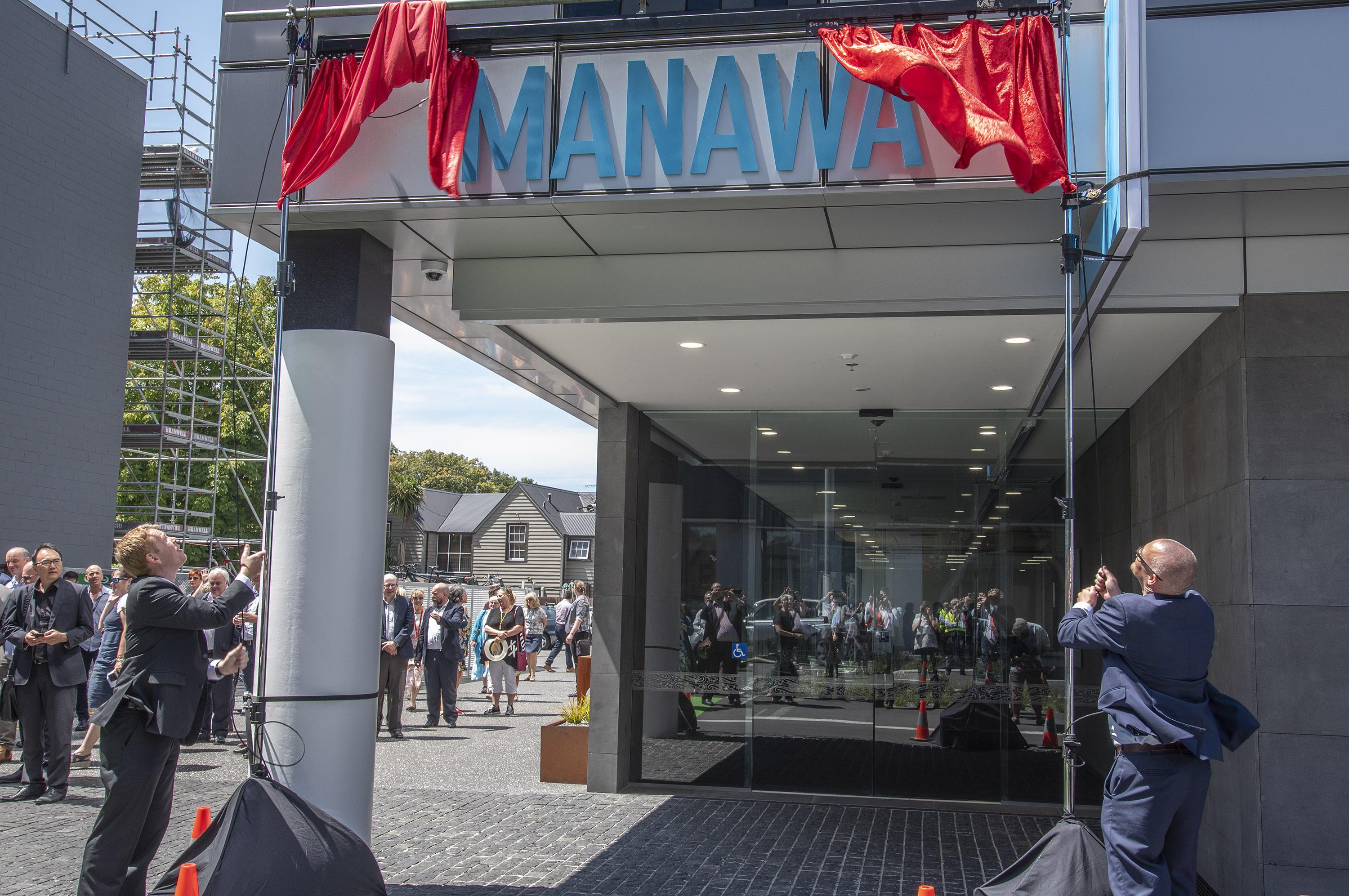 David Clark and Chris Hipkins open the new Manawa building