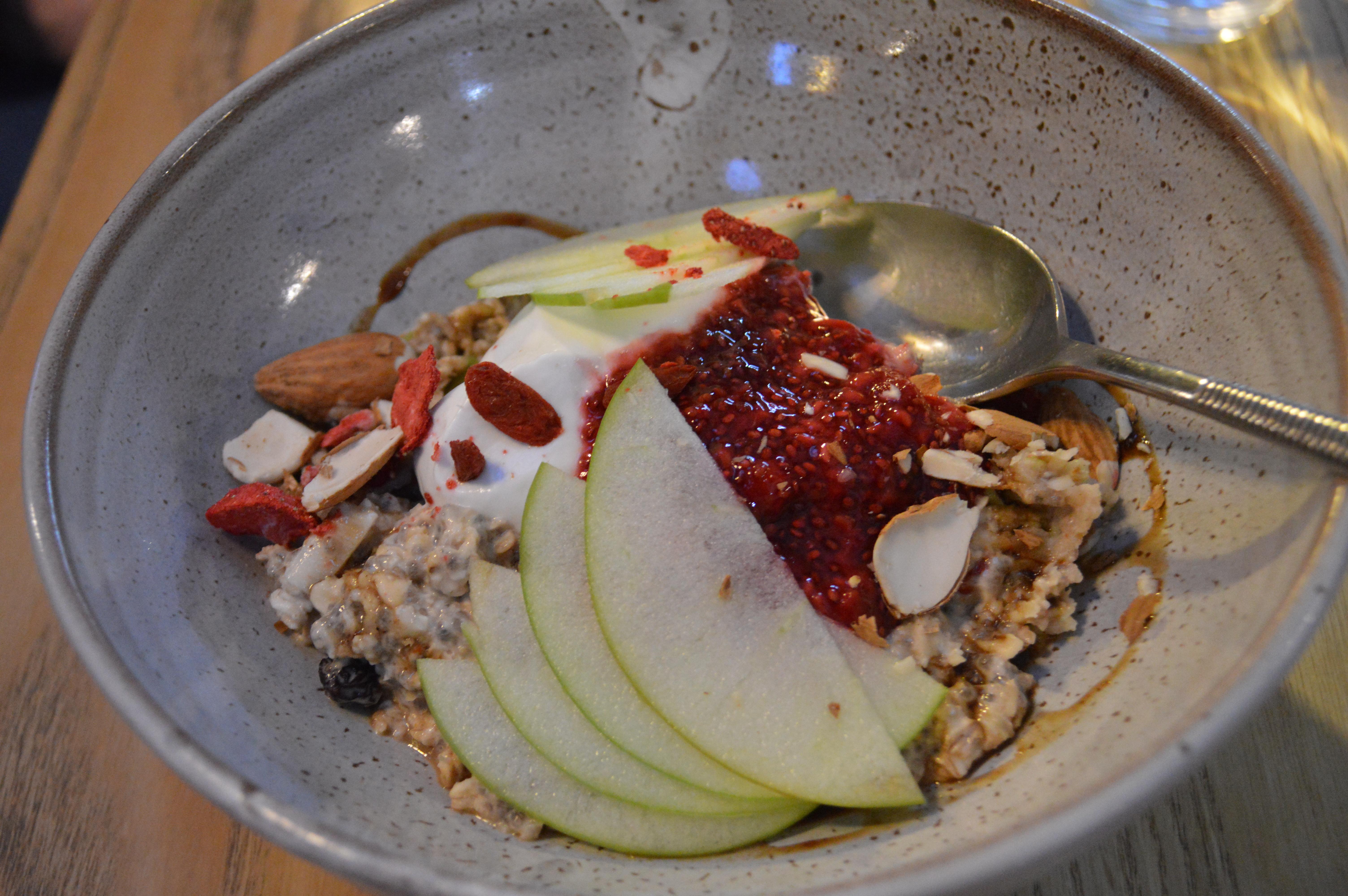 Bircher Muesli Bowl