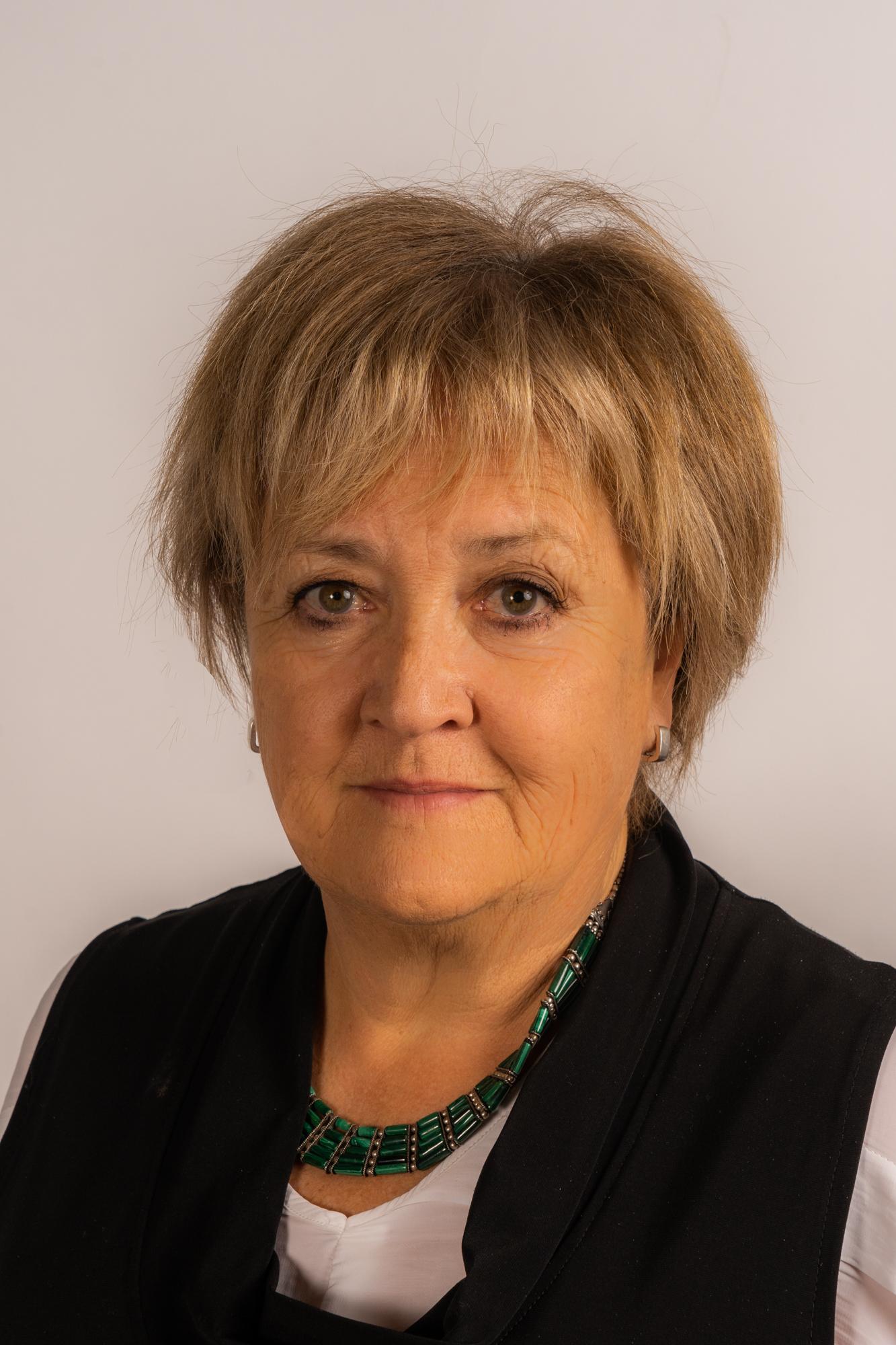 Jenny Carryer_new 2019