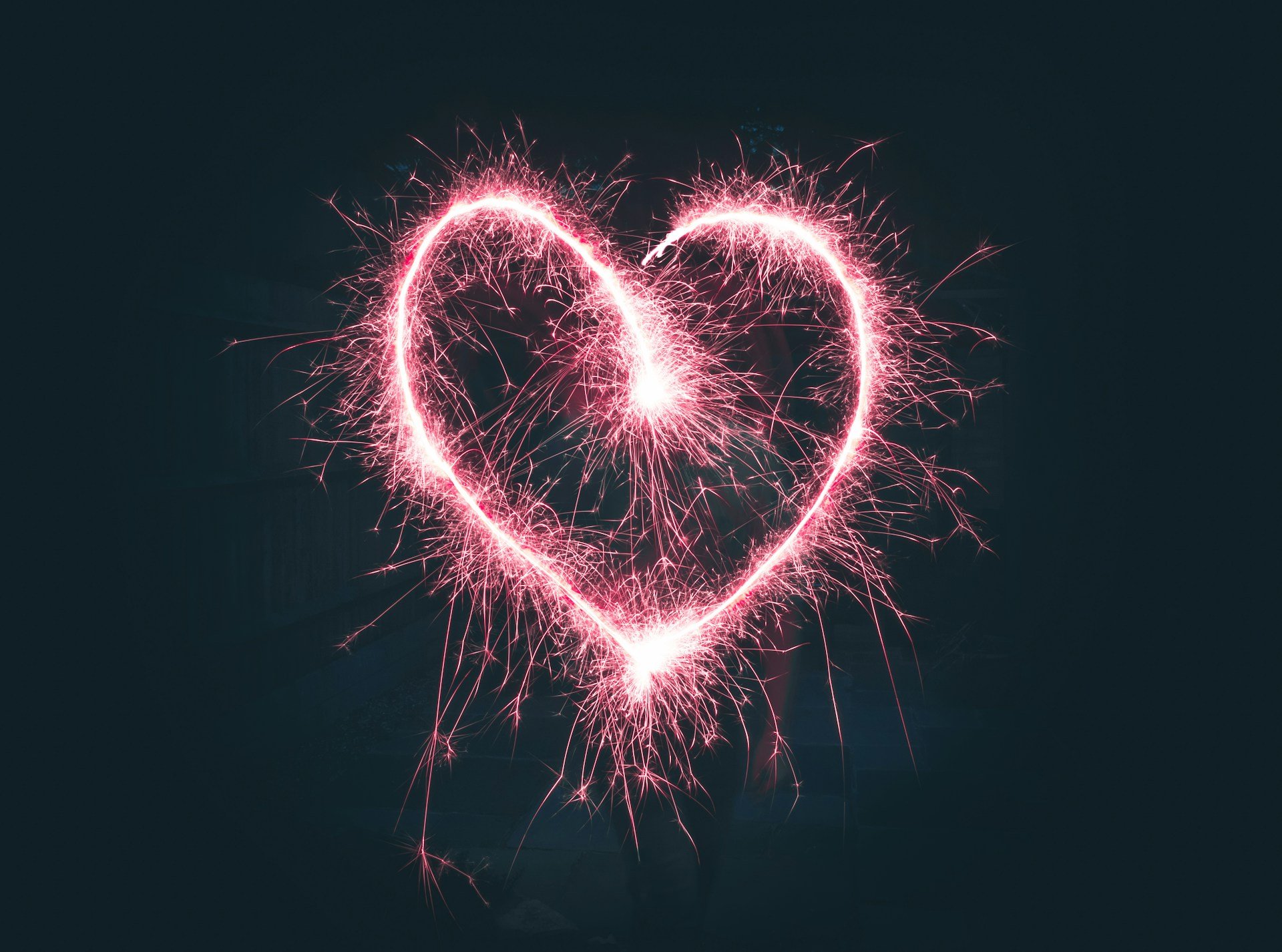 Heart pink sparklers CR Jamie Street on Unsplash
