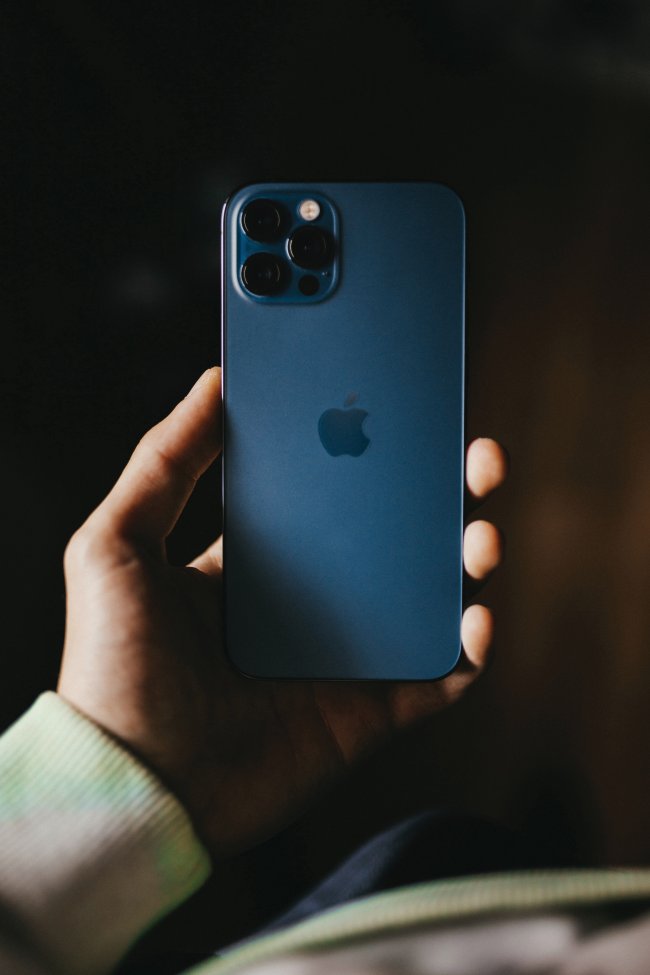 iPhone 12 CR Fabian Albert on Unsplash
